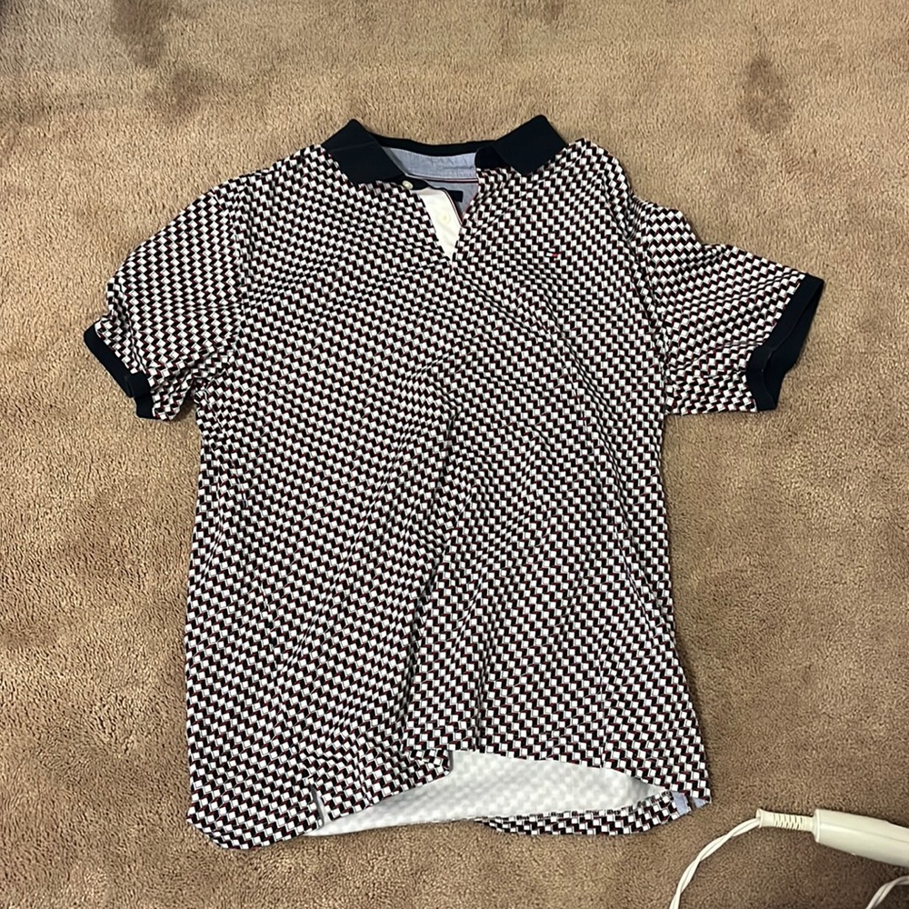 a patterned shirt i only wore once, great condition and faily new